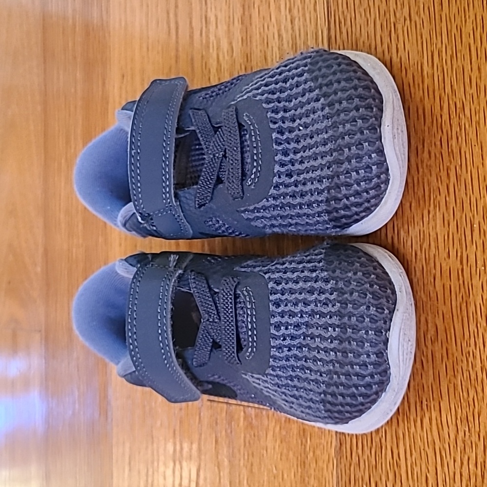 Used Nike Kid's Sneakers, Size 7C, Dark Grey